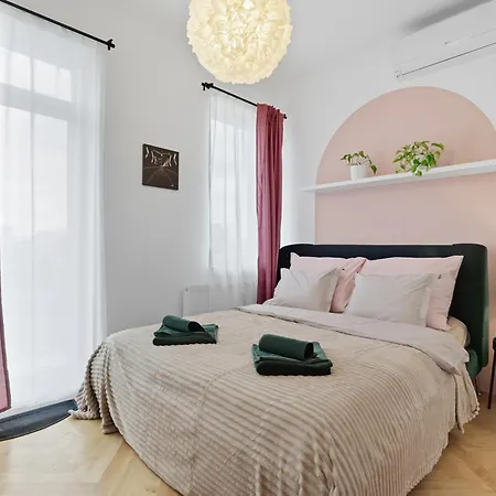 Apartmán Elegant Terrace - Heart Of Old Town