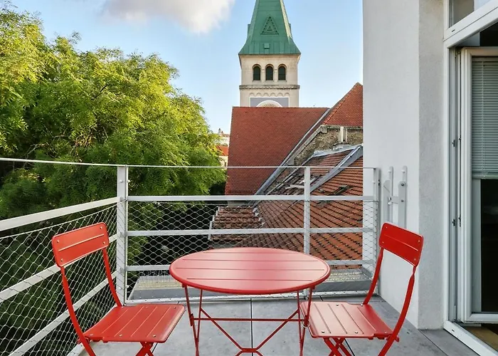 Elegant Terrace - Heart Of Old Town