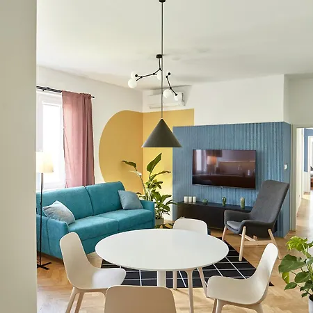 Elegant Terrace - Heart Of Old Town Apartment