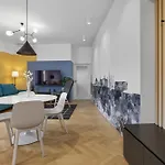 Διαμέρισμα Elegant Terrace - Heart Of Old Town